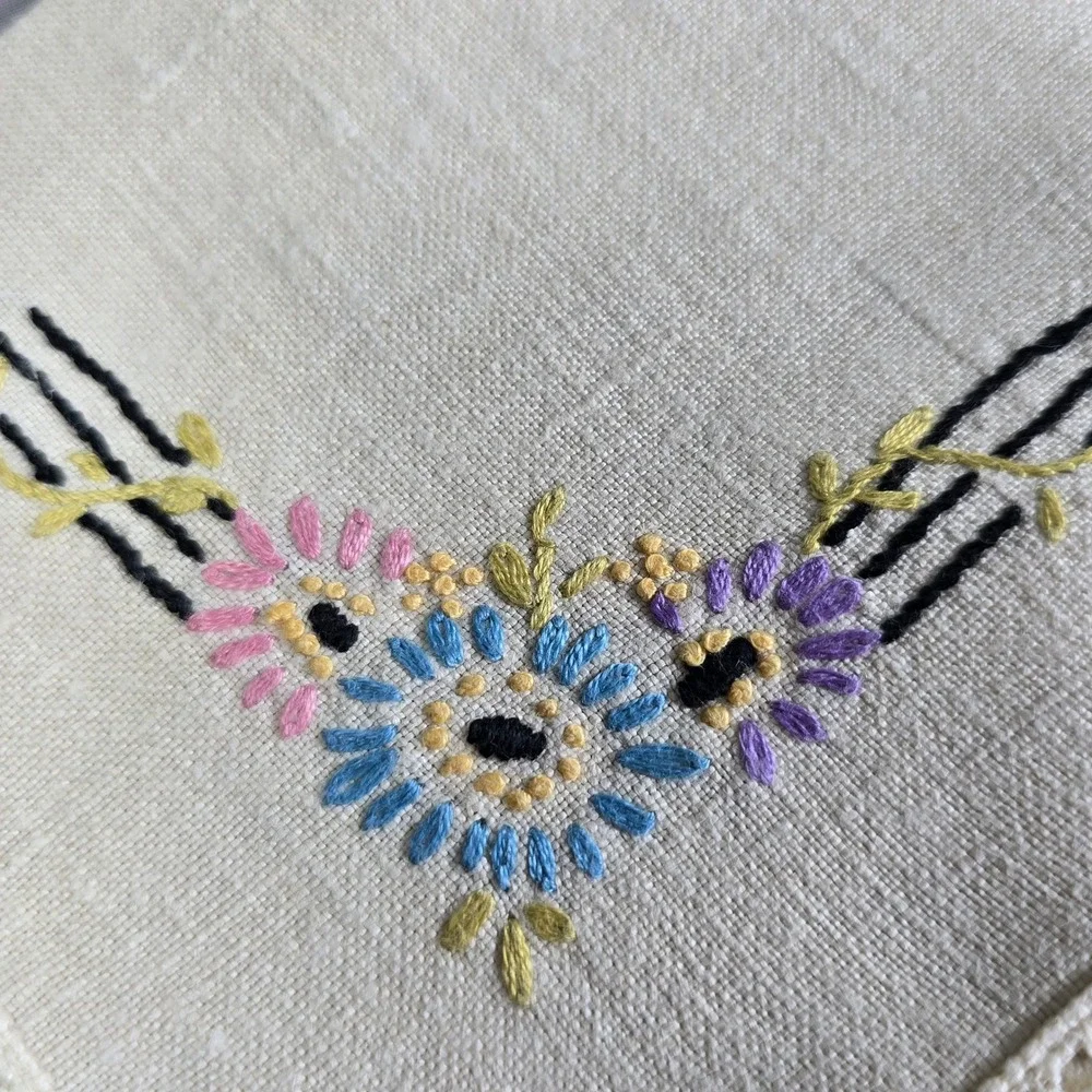 Vintage Hand Embroidered Linen Napkins Set of 4 Floral‎ Lace Trim Cream 10x10